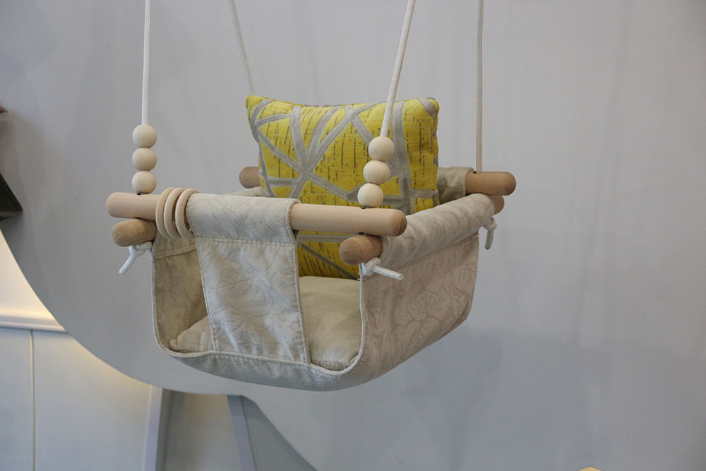 Drvena viseća stolica ljuljačka za bebe sa sigurnosnim pojasom u 5 točaka a (6)